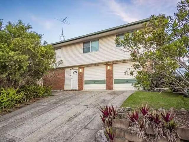Nice 10 Nyora Street, Everton Hills, QLD 4053