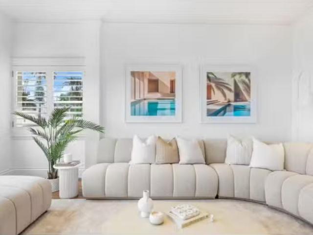Unique 10 Wolaroi Crescent, Tamarama House for rent Listed by.