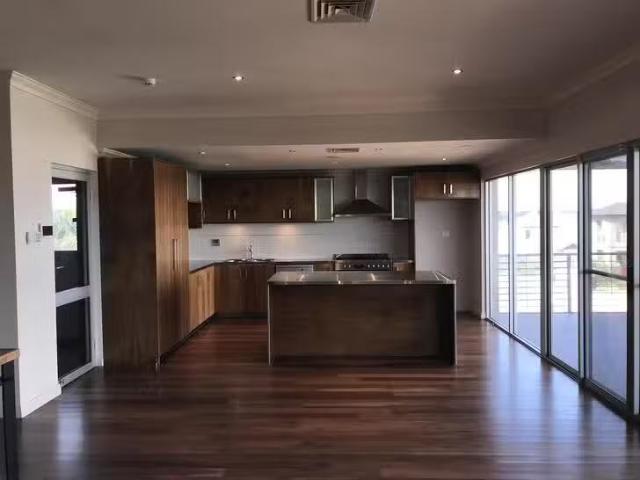 Unique 10 Wicklow Close, Fremantle, WA 6160