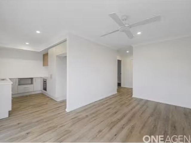 Cheap 10C Gunsynd Chase, Port Macquarie Townhouse for rent Li.