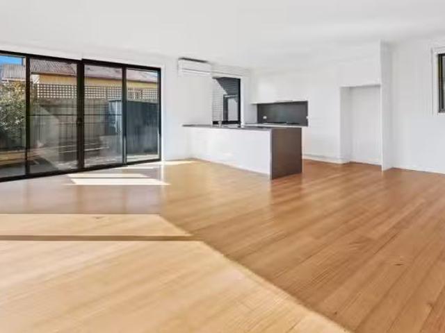 Nice 1/14 Alexander Avenue, Oakleigh East VIC 3166