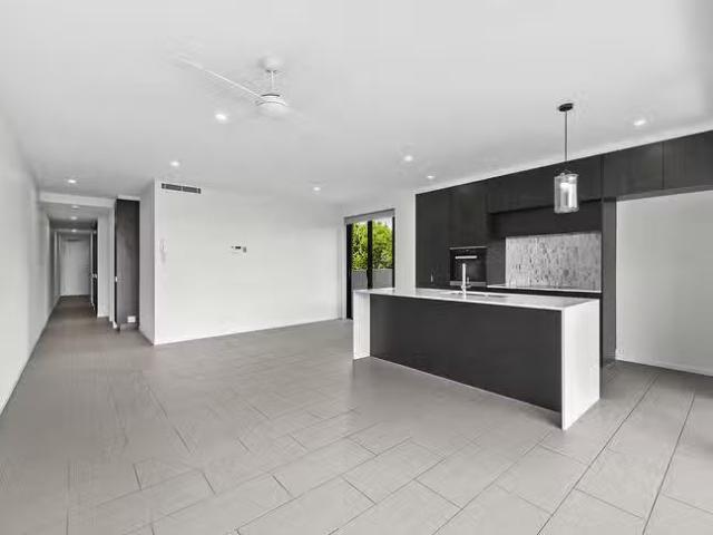 Cozy 11/61 Kent Street, Hamilton, QLD 4007
