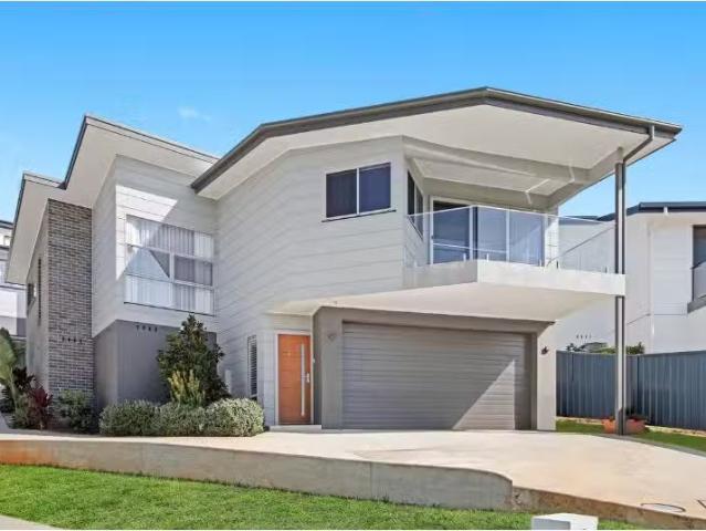 Deal! 1/17 Beacon Court, Port Macquarie Townhouse for rent Li.