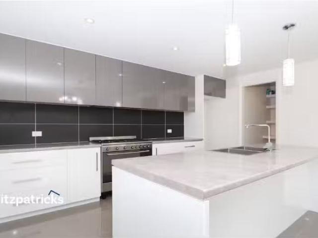Nice 117 Strickland Drive, Boorooma House for rent Listed by.