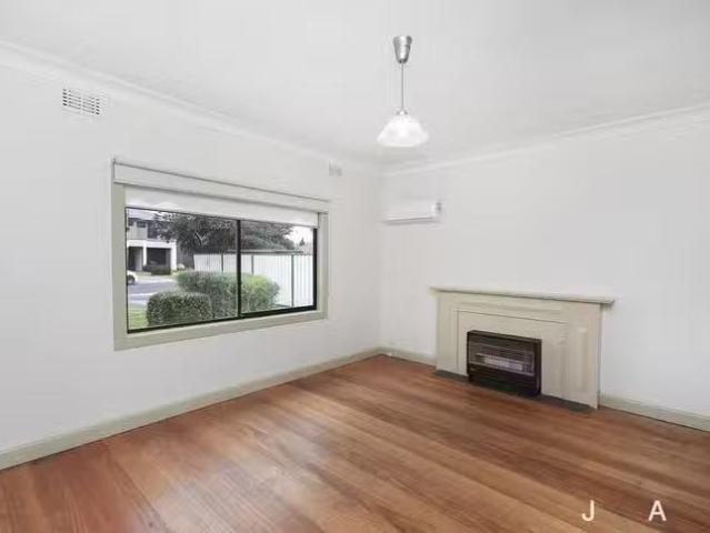 New 1/18 Conifer Avenue, Brooklyn, VIC 3012