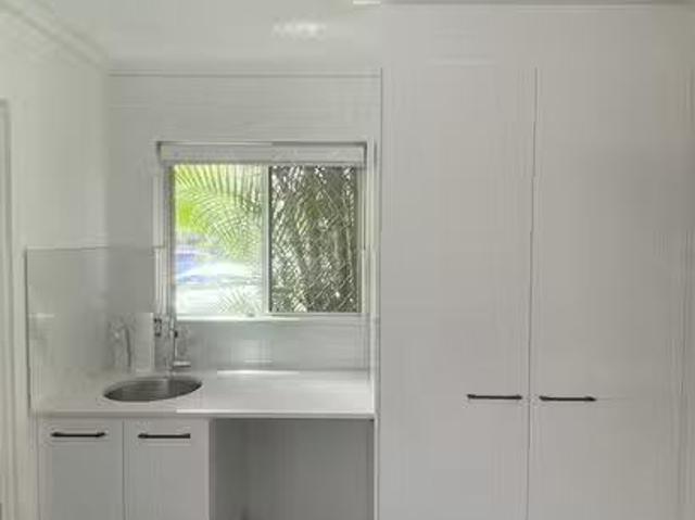 Charming 1/18 Peerless Avenue, Mermaid Beach, QLD 4218