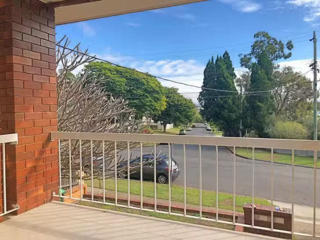 New 1/18 Swain Street, Holland Park West, QLD 4121