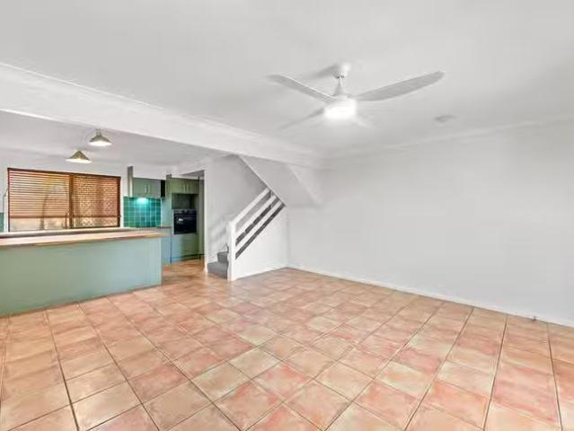 Just in! 11/8 12 Sherwood Close, Mudgeeraba, QLD 4213