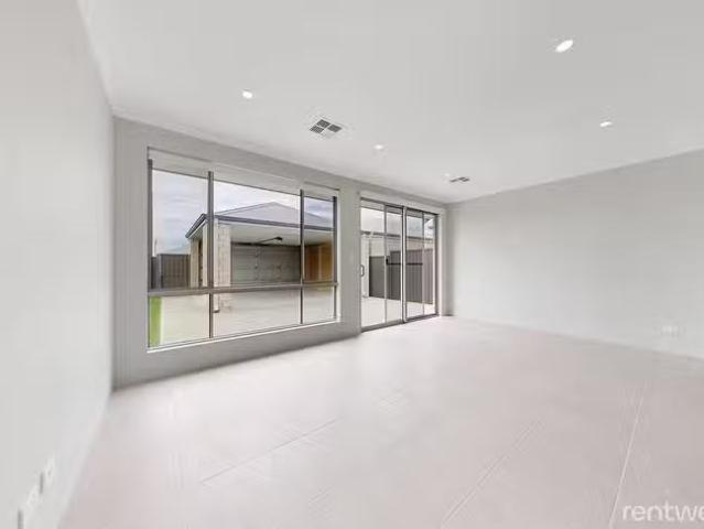 Just in! 119 Impressions Drive, Eglinton, WA 6034
