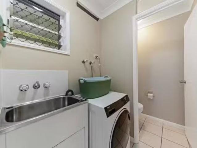 Nice 1/102 Cook Street, North Ward, QLD 4810