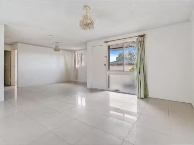 Unique 1/10 Atchison Road, Macquarie Fields Apartment for rent.