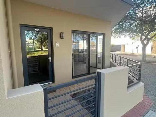 Unique 11/18 Bonnefoi Boulevard, Bunbury, WA 6230