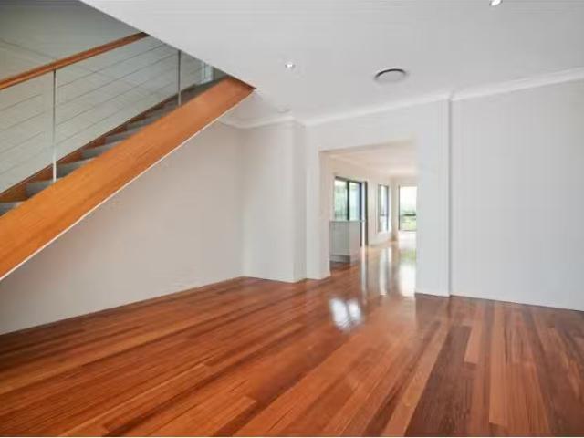 Deal! 1/11 15 Anzac Road, Long Jetty Townhouse for rent Liste.