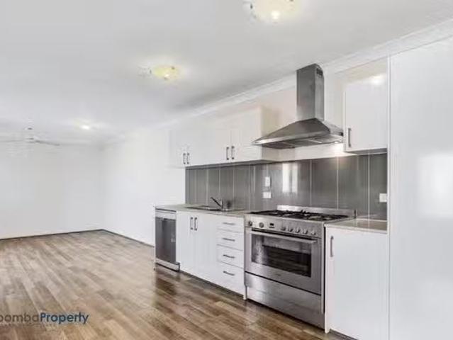 Just in! 1/12 Carlin Street, Glenvale, QLD 4350