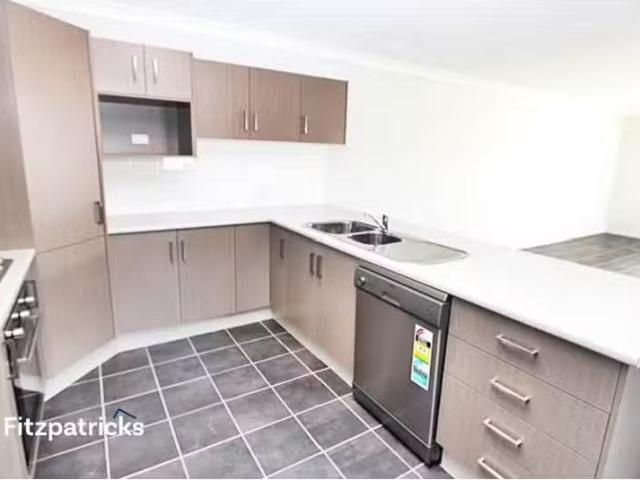 Unique 1/12 Turramia Crescent, Gobbagombalin House for rent L.