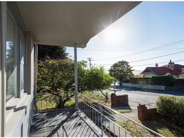 Nice 1/130 King Street, Dynnyrne Apartment for rent Listed by.