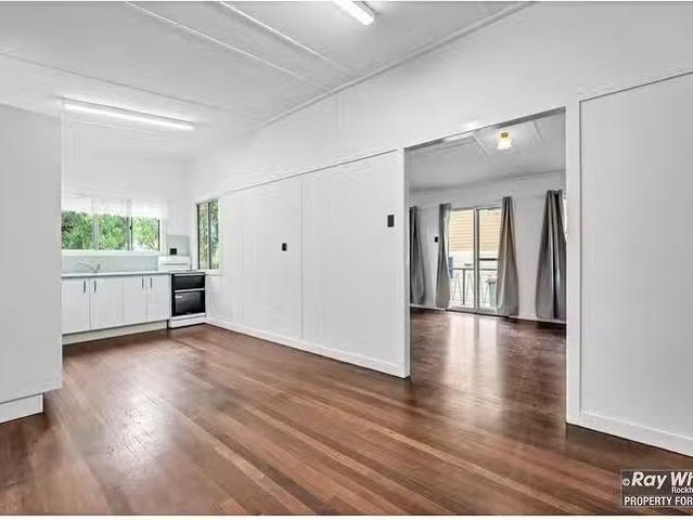 Unique 113 Alexandra Street, Kawana, QLD 4701