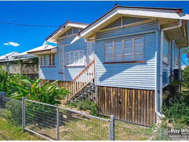 Cozy 11 Cousins Street, The Range, QLD 4700