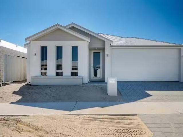 Just in! 11 Bagnoles Way, Alkimos, WA 6038