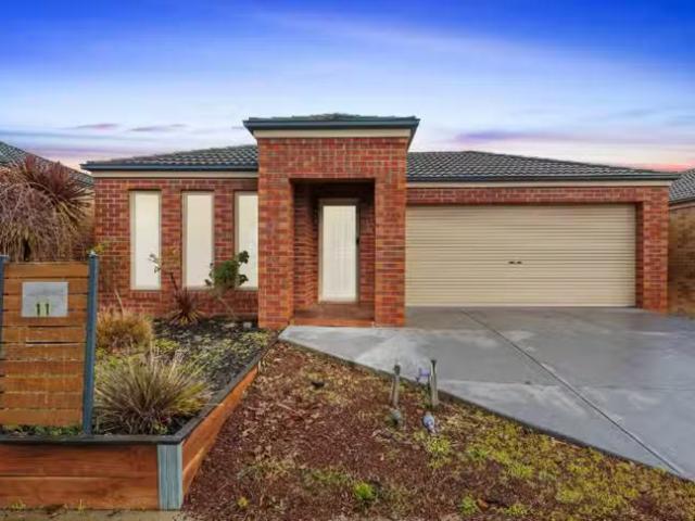 Cheap 11 Hoddle Link, Manor Lakes, VIC 3024