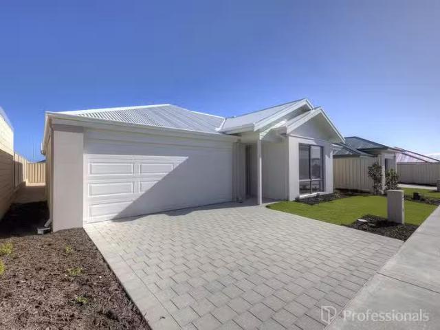 Deal! 11 Heron Way, Eglinton, WA 6034
