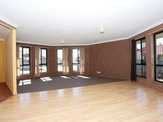 Cheap 11 Mcarthur Court, Rothwell, QLD 4022