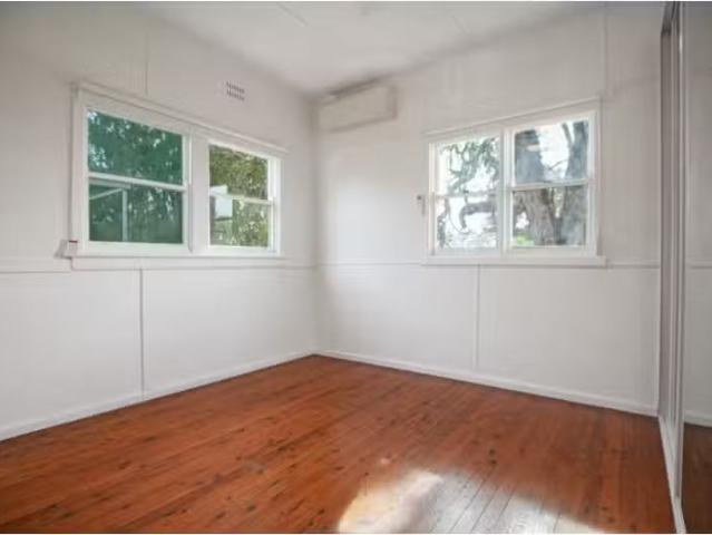 For Rent! 11 Surf Street, Long Jetty House for rent Listed by.