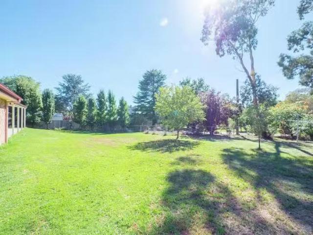 Cozy 11 Rowan Avenue, Uralla, NSW 2358