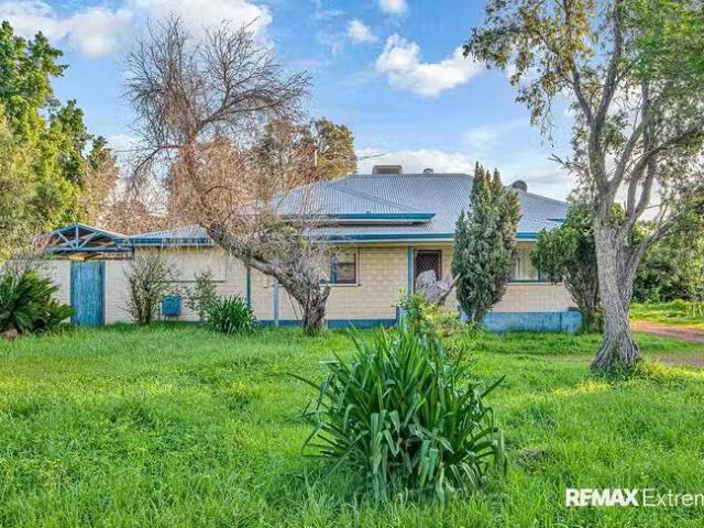 Charming 11 Westfield Street, Maddington, WA 6109