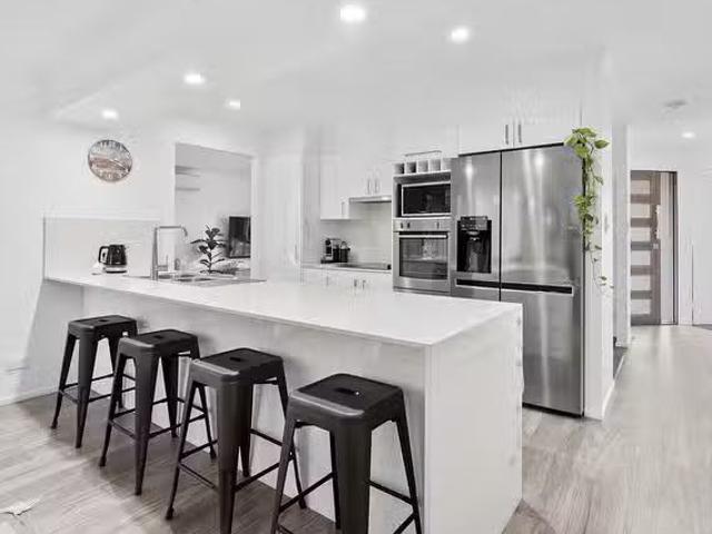 Just in! 11 Yodelay Street, Varsity Lakes, QLD 4227