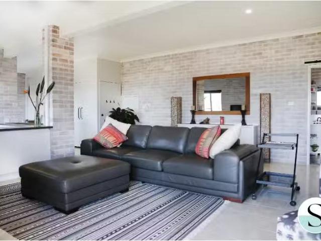 Just in! 11A Scenic Drive, Caves Beach House for rent Listed.