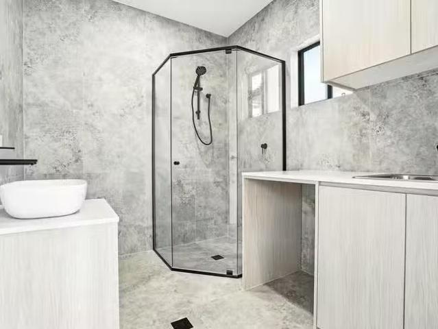 Deal! 11B Edna Avenue, Toongabbie, NSW 2146