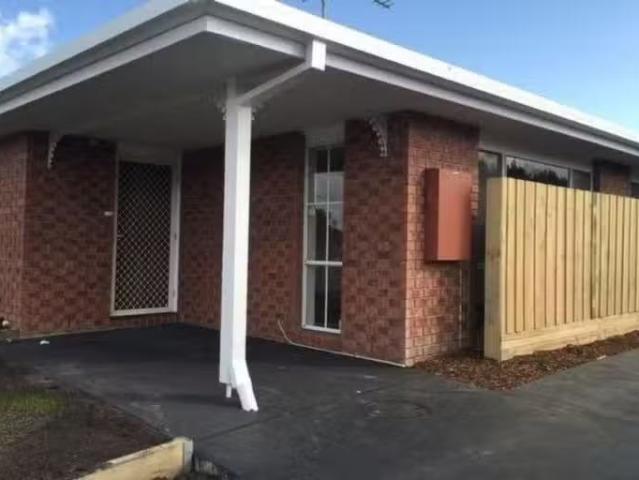 Unique 1/24 Amber Crescent, Narre Warren VIC 3805 Unit For L.