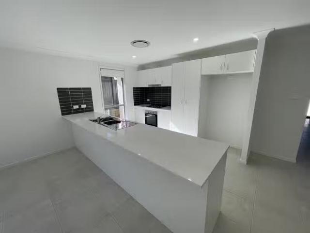 Just in! 126 Radford Street, Cliftleigh House for rent Listed.