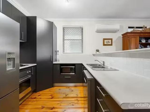 Cozy 120 Armstrong Road, Cannon Hill, QLD 4170