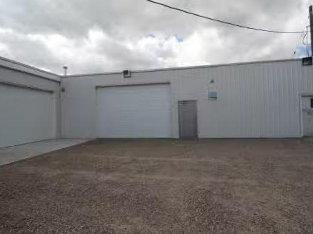 Cheap 120I 120 Mayor Magrath Drive North, Lethbridge, AB, T1H.