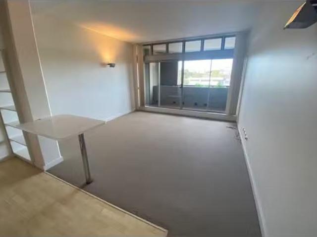 For Rent! 12/101 Queen Street, Alexandria Apartment for rent.