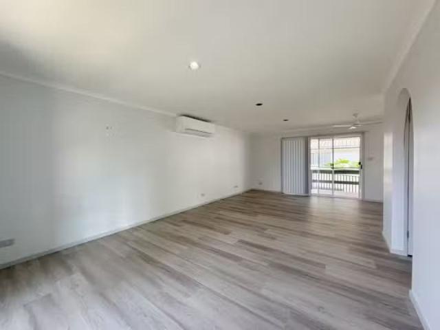 Unique 1/21 Ibis Drive, BOAMBEE EAST Apartment for rent Liste.
