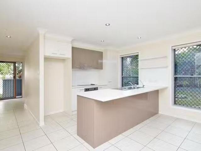 Deal! 1/21 Robur Crescent, Mountain Creek, QLD 4557