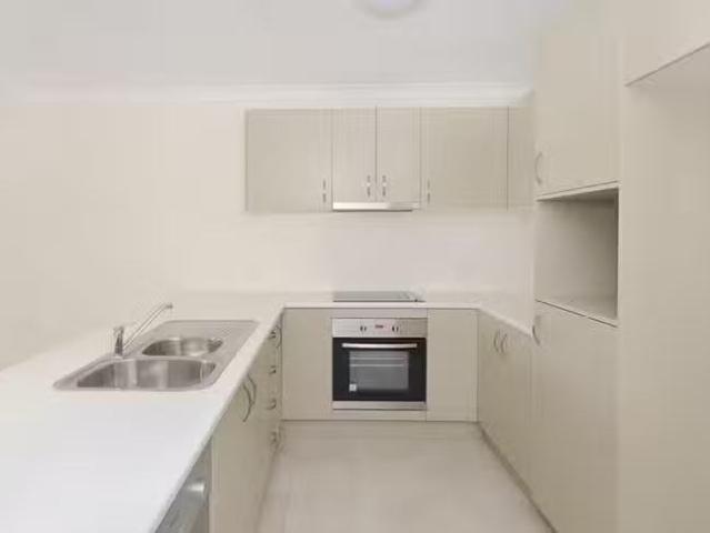 Just in! 1/223 Greenwattle Street, Cranley, QLD 4350