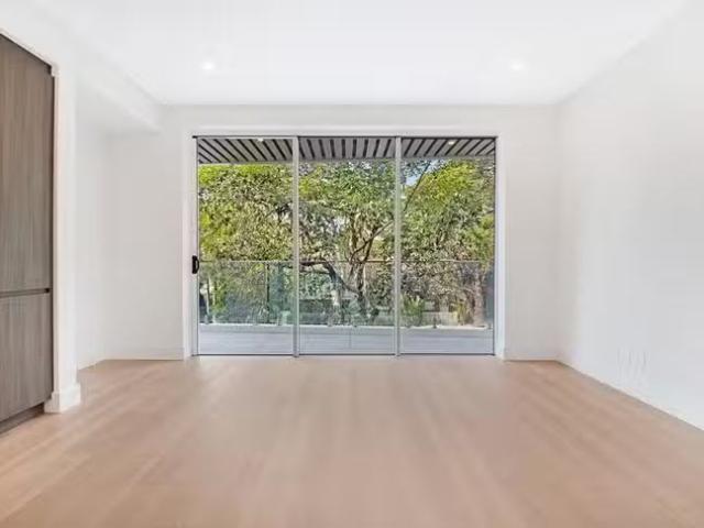 Deal! 12/20 26 Avon Road, Dee Why, NSW 2099