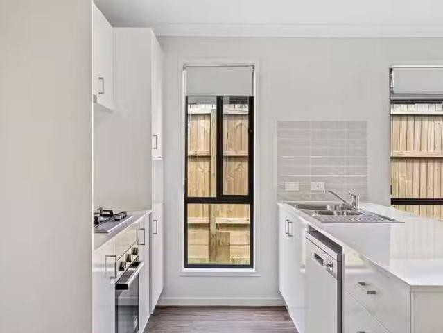 Just in! 1/22 Eileen Court, LOGAN RESERVE, QLD 4133 House fo.