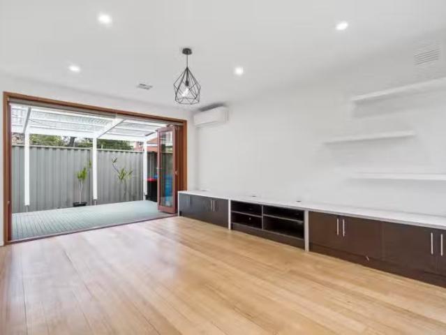 Deal! 12/350 New Street, Brighton VIC 3186