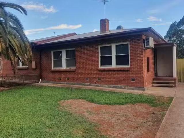 Deal! 12 Bartlett Street, Elizabeth Downs, SA 5113