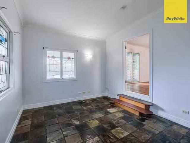 Cheap 12 Dawson Street, Woodridge, QLD 4114