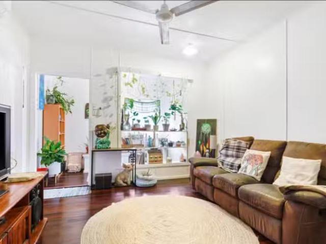Just in! 12 East Street, Mount Morgan, QLD 4714