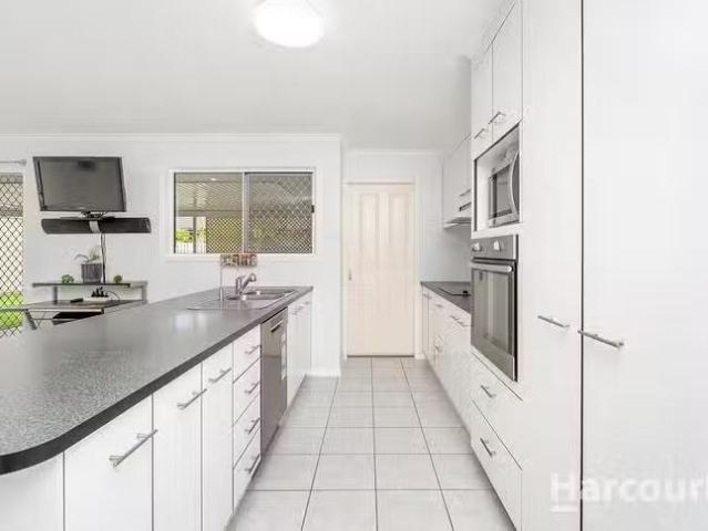Charming 12 Lambour Court, Point Vernon, QLD 4655