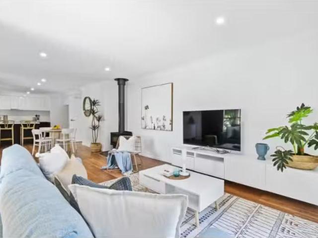 Rental! 12 Merriwee Avenue, Malua Bay House for rent Listed b.