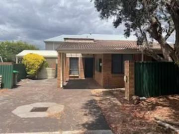 Nice 1/2 Nagel Place, Dianella, WA 6059