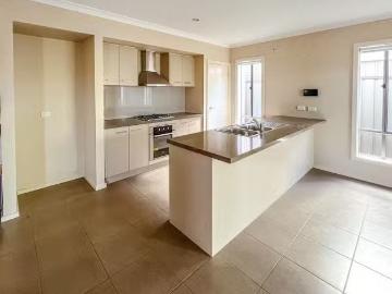 Rental! 12 Southdown Rise, MERNDA, VIC 3754 House for Rent
